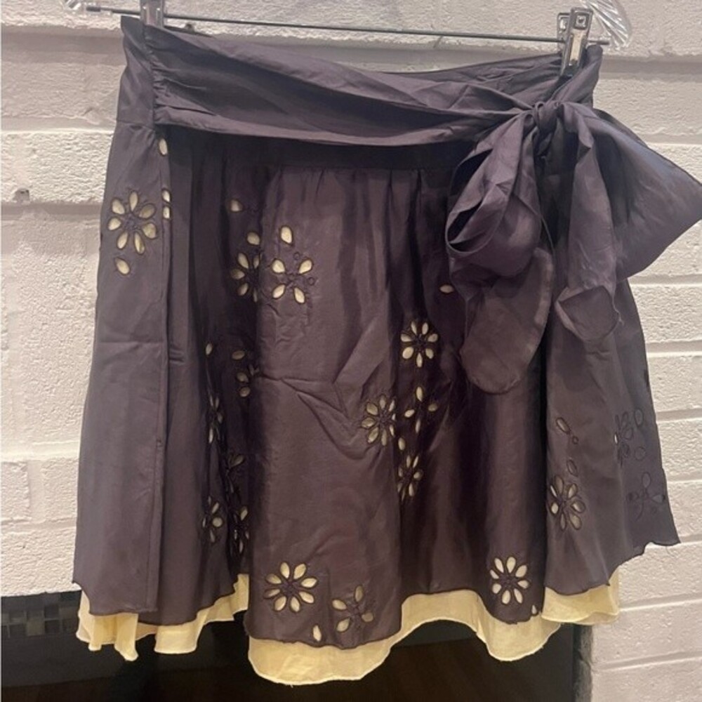 Tara Jarmon Skirt Size S Silk blend Floral Cutouts Lined skirt with tie back - Picture 3 of 11